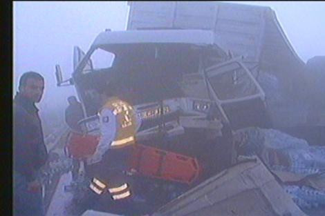 Bursa-İzmir yolundaki korkunç kazadan kareler - Resim: 1