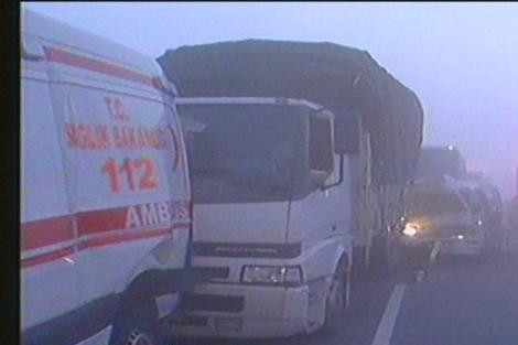 Bursa-İzmir yolundaki korkunç kazadan kareler - Resim: 3