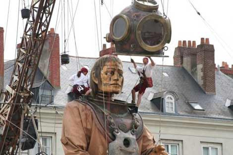 Uyuyan dev - Resim: 2