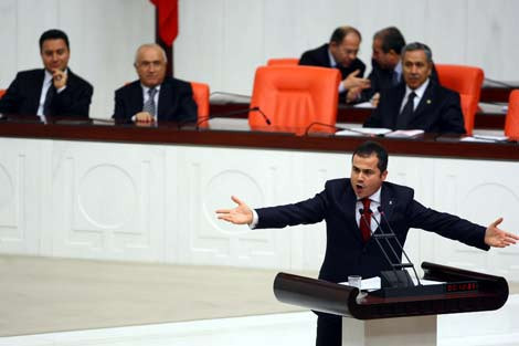 MHP ayağa kalktı - Resim: 1