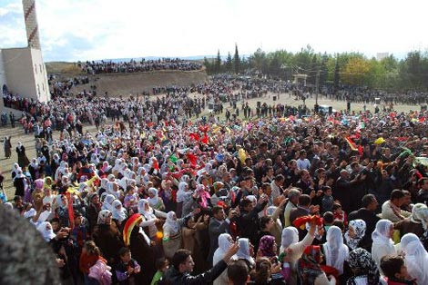 En uzun halay çekildi - Resim: 1