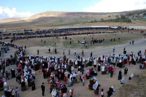 En uzun halay çekildi - Resim: 3