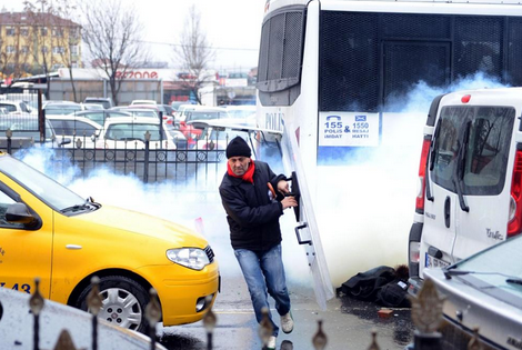 Berkin Elvan için toplanan gruba polis müdahalesi - Resim: 1