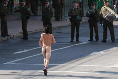 Bu gösterici polisi bile şaşırttı - Resim: 4