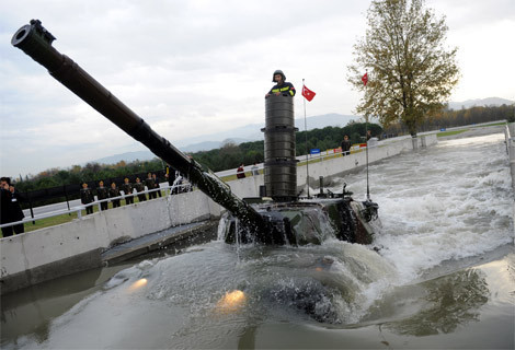 Askerden Leopard-1 şov - Resim: 1