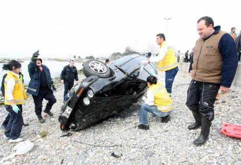 Hız yapan sürücü dehşet saçtı - Resim: 2