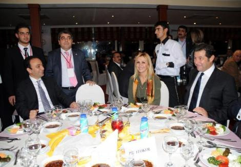 Boyner ile Baydemir halay çekti - Resim: 3