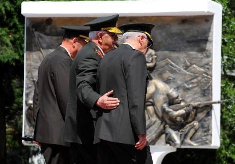 Iğsız Paşa'dan ağlatan veda - Resim: 1