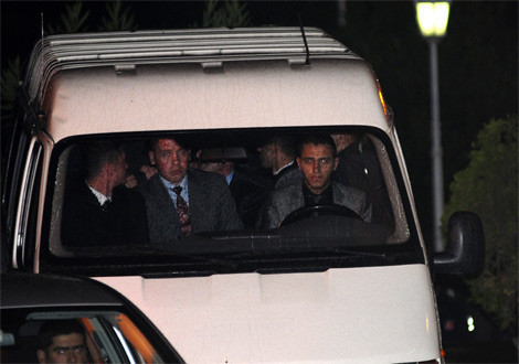 Albay Çiçek cezaevine giderken - Resim: 2