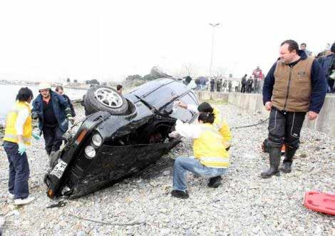 Hız yapan sürücü dehşet saçtı - Resim: 3
