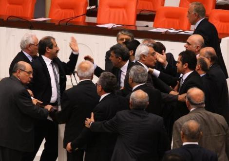 Gülen tartışması Meclis'i gerdi - Resim: 1