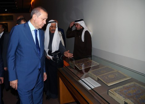 Erdoğan çifti büyüteçle uzun uzun bakın ne inceledi? - Resim: 1