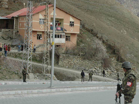 Askeri konvoya taş mı atıldı? - Resim: 1