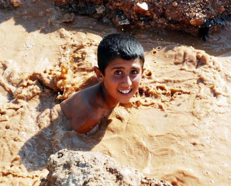 Havuz vardı da onlar mı girmedi - Resim: 1