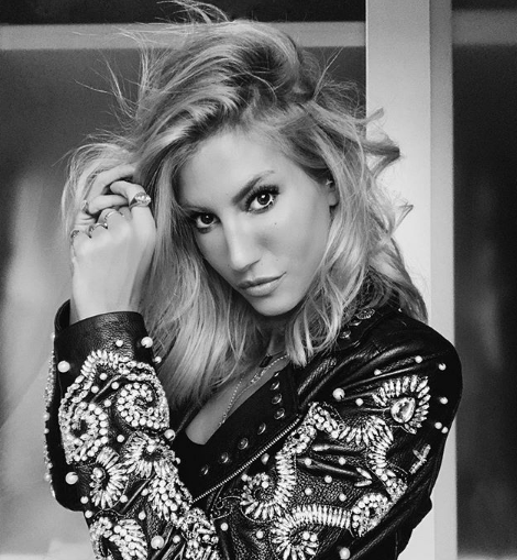 Çağla Şıkel evleniyor mu sürprizim var deyip paylaştı! - Resim: 2