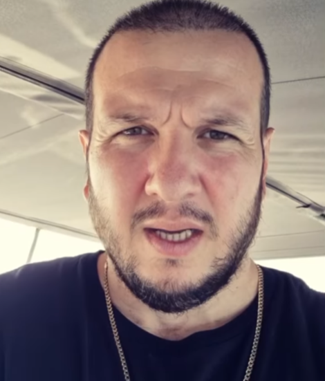 Covid-19 aşısı 3 kulaklı 5 gözlü yaratık yapıyor! Şahan Gökbakar'dan tiye alan paylaşım - Resim: 3