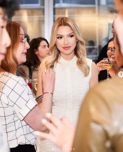 Taze gelin Hadise Rihanna'ya özendi! O detay takipçilerin gözünden kaçmadı... - Resim: 3