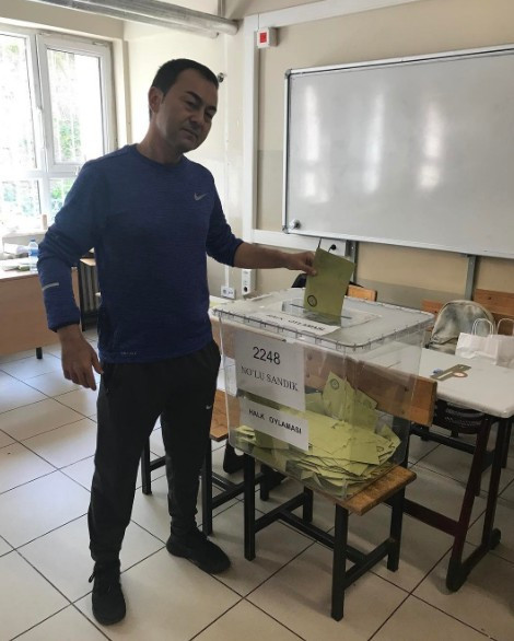 Serdar Ortaç'tan referandum yorumu Erdoğan için söyledikleri bomba - Resim: 1