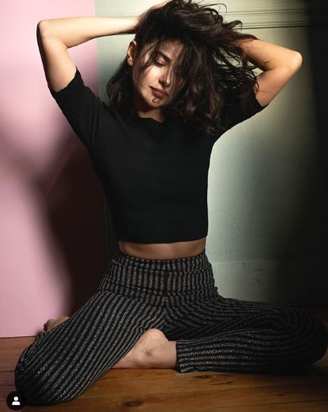 Yasak Elma yıldızı Nesrin Cavadzade'den esprili paylaşım! Temizliğe bu Nesrin gelir - Resim: 4