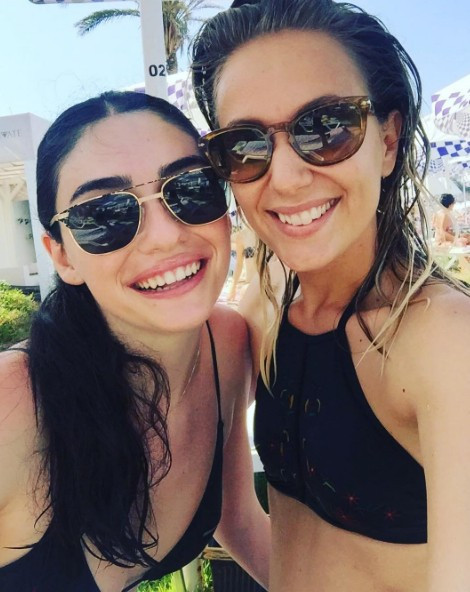 Hazar Ergüçlü'nün çok konuşulacak tatil pozları! - Resim: 2