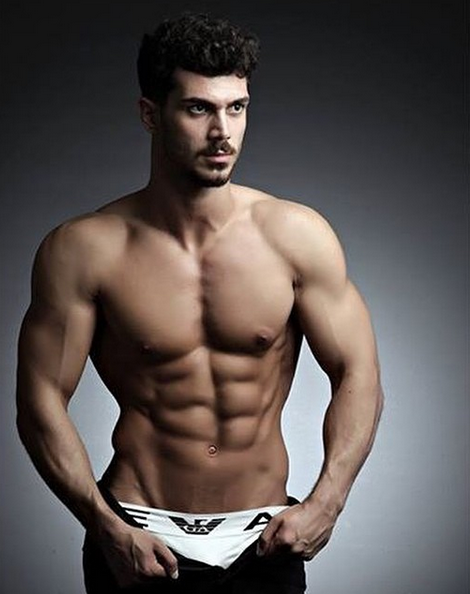 Ramazan Kalyoncu aslen nereli? Baklavalı vücut resimleri olay - Resim: 1