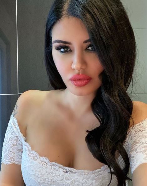 Ebru Polat Dubai'de mayolu pozuyla şovunu yaptı! 'Her yer altın, ben altın' - Resim: 4