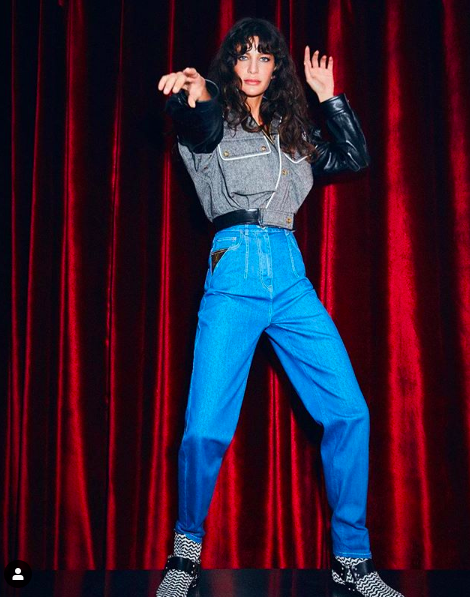 Sütyensiz  poz verdi! Berrak Tüzünataç'tan yarı çıplak paylaşım - Resim: 1