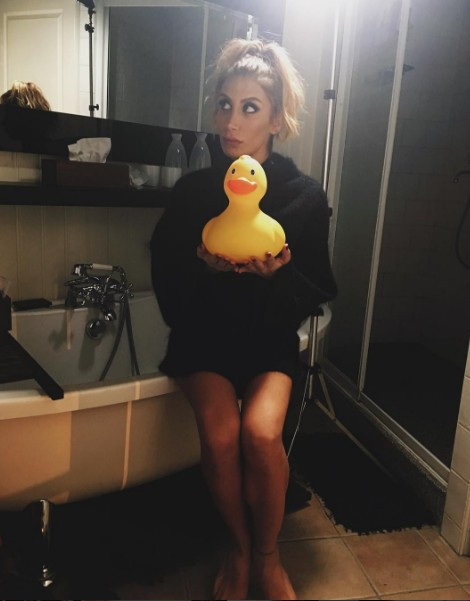 İrem Derici'yi görenler şoke oldu bir deri bir kemik kaldı! - Resim: 1