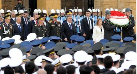 Devlet erkanı Ata'nın huzurunda - Resim: 3