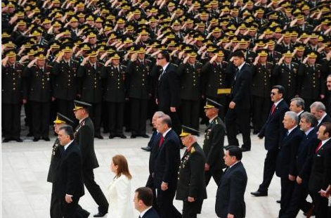 Devlet erkanı Ata'nın huzurunda - Resim: 1