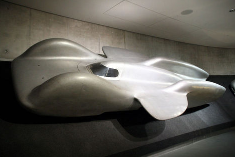 Uçak motoruna sahip otomobil! - Resim: 2