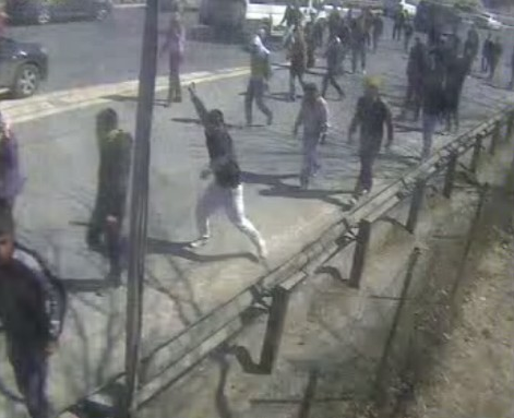 Yeni Şafak binasına saldırı! - Resim: 1