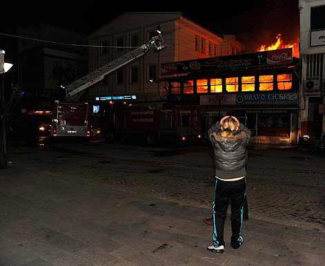 10 işyeri cayır cayır yandı - Resim: 4