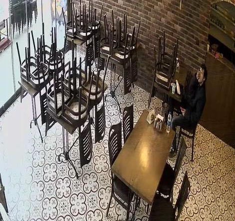 İstanbul'da babasının yanından ayrılan otizmli genç 14 gündür kayıp - Resim: 0