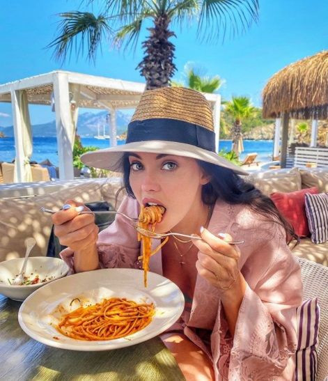 Tuvana Türkay yeni aşkı Erdem Özün'ü annesiyle tanıştırmak istedi olanlar oldu - Resim: 1