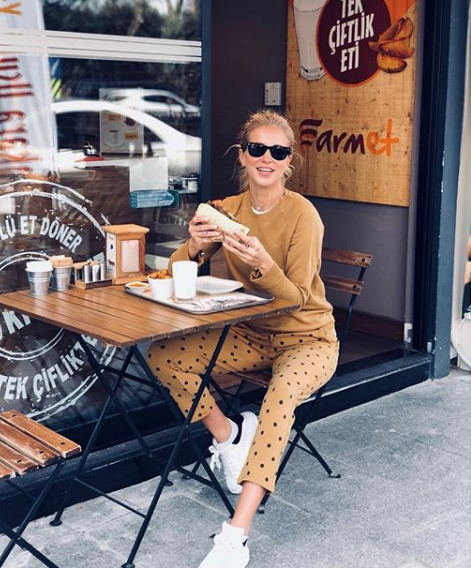 Burcu Esmersoy'un ablası Müge Esmersoy'a bakın kendini sır gibi saklıyor - Resim: 2