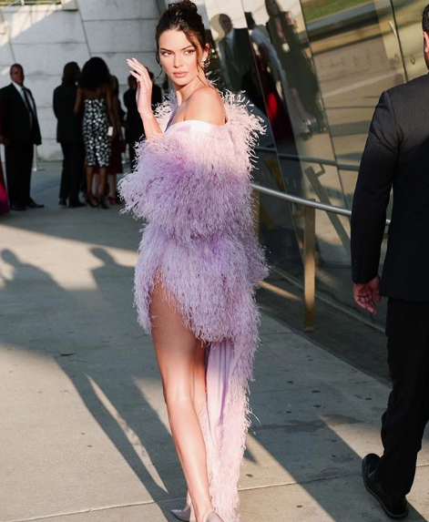 Erkek arkadaşını aldattığı dudak dudağa bu fotoğraf ile ifşa oldu! - Resim: 2