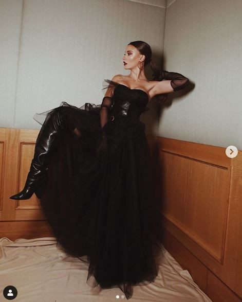 Serenay Sarıkaya 2020'ye merhaba pozlarıyla damga vurdu! - Resim: 1