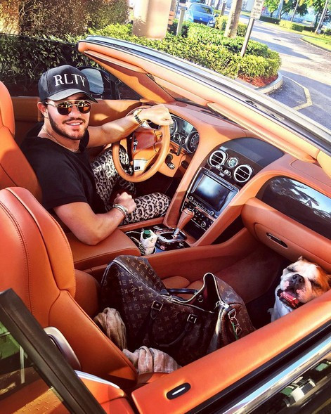 Zengin Türk'ün tatili olay oldu! Pozlarına bakın - Resim: 1