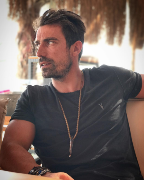 Siyah Beyaz Aşk İbrahim Çelikkol'un eşine bakın Fahriye Evcen'in kopyası - Resim: 3