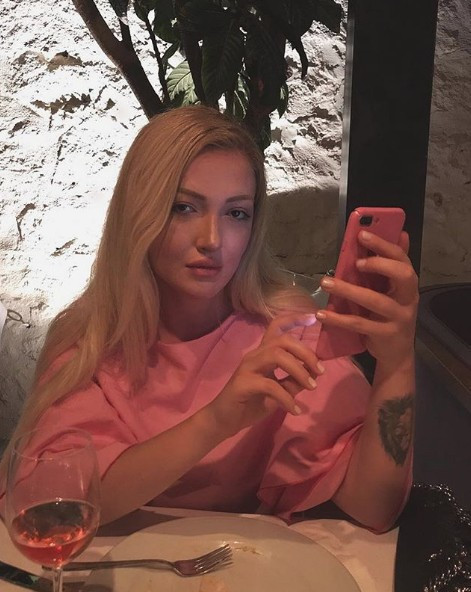 Youtube fenomeni Danla Bilic 'Tatlıcı'sını paylaştı işte sevgilisi - Resim: 4