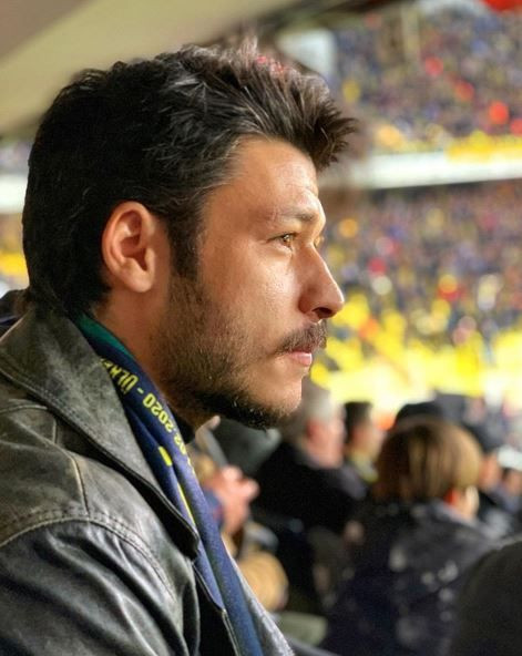 Çukur'un yıldızı Kubilay Aka ve sevgilisi Miray Daner gecelerde böyle yakalandılar! - Resim: 1