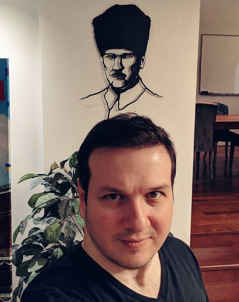 Şahan Gökbakar'dan Atatürk'lü paylaşım! Seçim iptaline tepki gösterdi! - Resim: 1