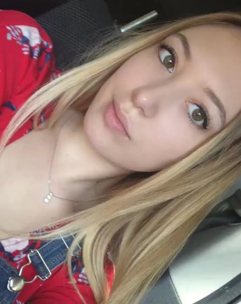 Yasmin Erbil'in havuz başında bikinili pozu takipçilerini mest etti - Resim: 3