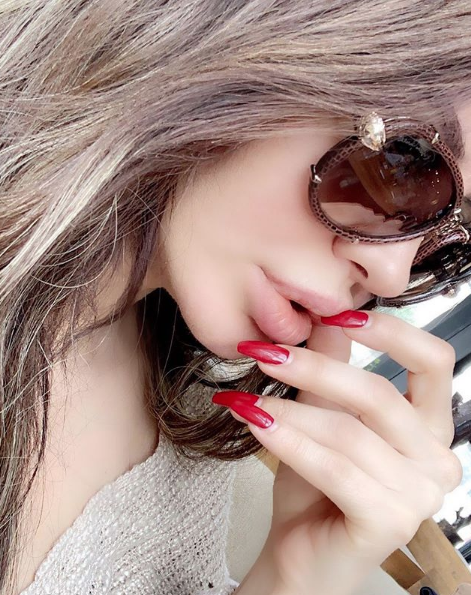 Seksi şarkıcı Ebru Polat'ın havuz pozu ve yorumu yıktı geçti! - Resim: 4