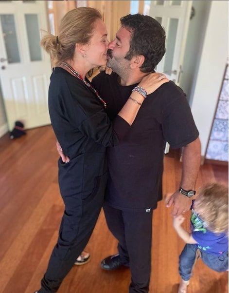 Ceyda Düvenci eşi Bülent Şakrak'la paylaştı takipçileri 'Özeliniz özel kalsın' deyip eleştirdi - Resim: 3