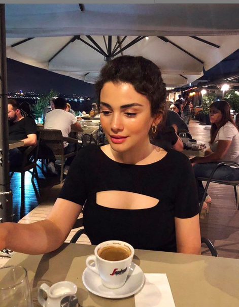 Özge Yağız kimdir Yemin'in Reyhan'ı güzelliği ile TT oldu - Resim: 2