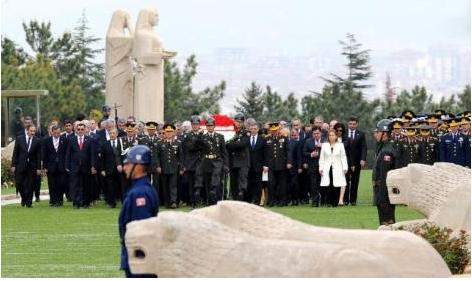 Devlet erkanı Ata'nın huzurunda - Resim: 4