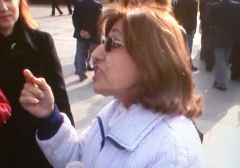 Anma töreninde türbanlı kızı ağlattılar - Resim: 4