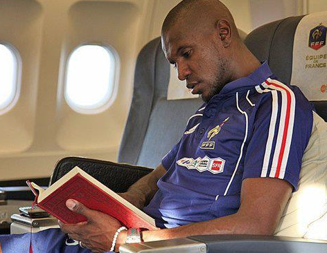 Bu futbolcu Kuran'ı elinden bırakmıyor - Resim: 1